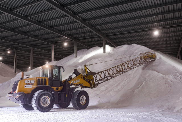 Movimentação de granéis em um armazém da Tegma
